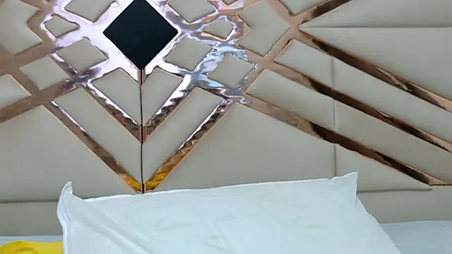 misspaula online show from April 19, 2026, 6:10 pm