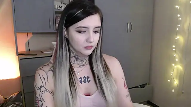 Rin Tozier online show from February 27, 2026, 3:06 am