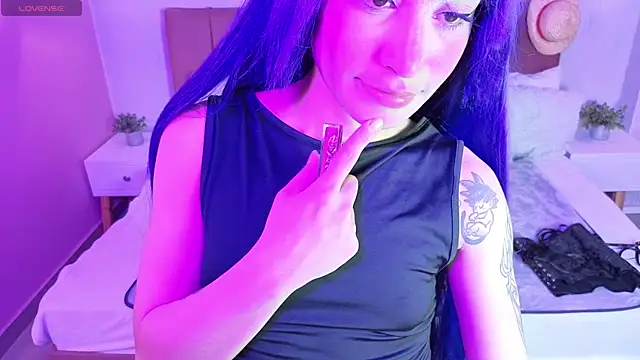 emma wilder  online show from March 30, 2026, 7:04 pm