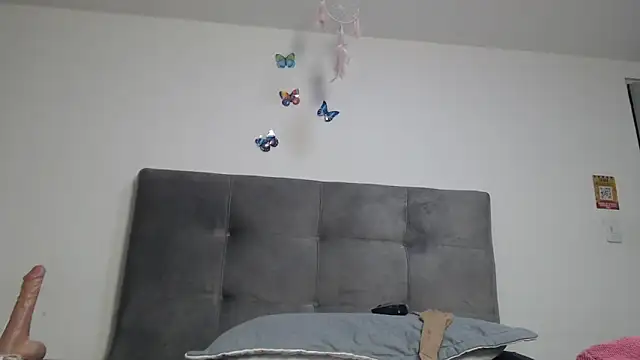 Ava Stone online show from April 21, 2026, 1:42 am