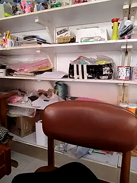 haffsa   online show from April 22, 2026, 3:35 pm