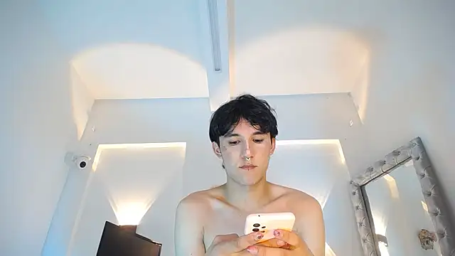 jullian ricci online show from April 20, 2026, 8:21 pm