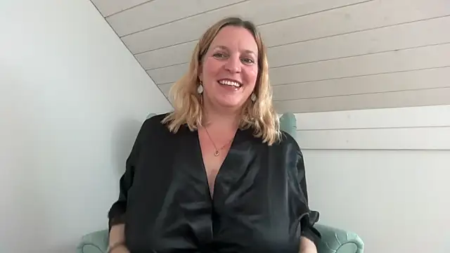 Busenwunder1280 online show from April 19, 2026, 1:54 pm