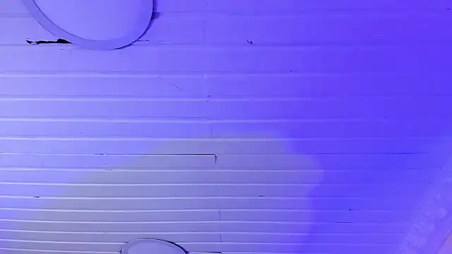 NoaahTylor online show from April 21, 2026, 4:19 am