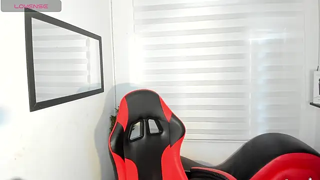 Emily Jonesh online show from April 11, 2026, 12:53 pm