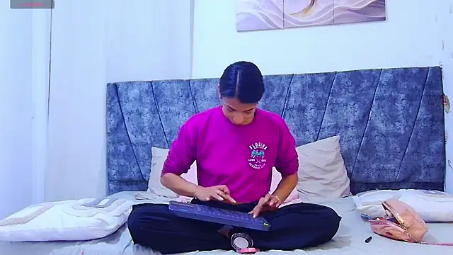 MelanyStone  online show from April 11, 2026, 10:52 am