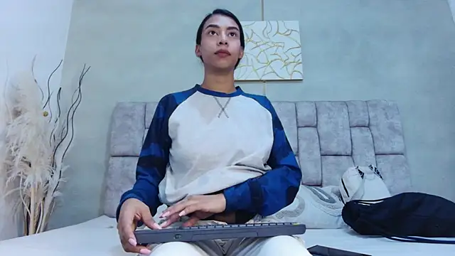Snapshot of MelanyStone_ chatting on May 12, 2026, 1:52 pm MelanyStone online show from May 12, 2026, 1:52 pm