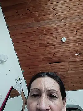 Snapshot of Layla_Zaid chatting on May 19, 2026, 3:40 pm Layla Zaid online show from May 19, 2026, 3:40 pm