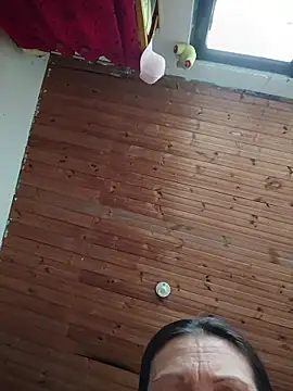 Snapshot of Layla_Zaid chatting on June 5, 2026, 2:34 pm Layla Zaid online show from June 5, 2026, 2:34 pm