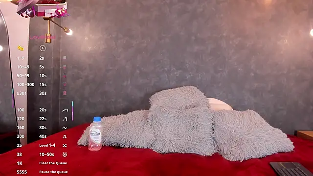 Snapshot of vaelina_angels chatting on March 5, 2026, 12:17 am vaelina angels online show from March 5, 2026, 12:17 am