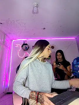 Violeta R  online show from April 2, 2026, 5:16 am