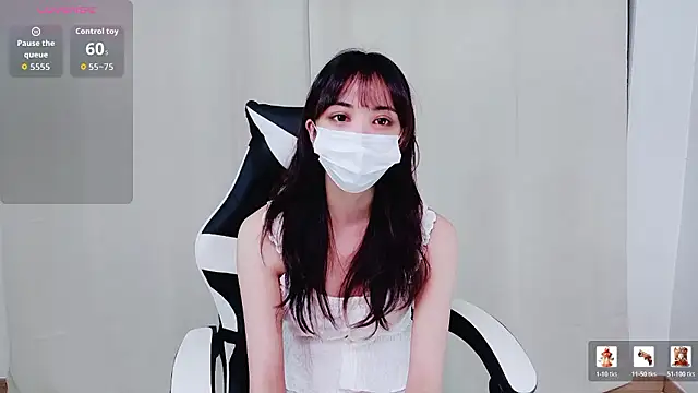 yuna00xx00 online show from March 3, 2026, 12:44 pm