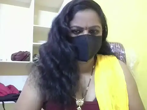 anu-reddyy online show from April 23, 2026, 4:46 am