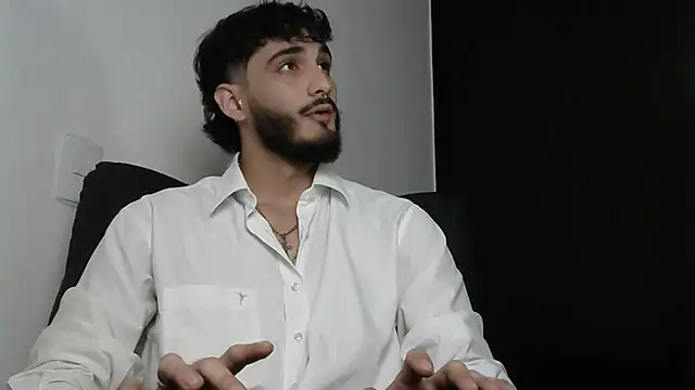 LovexJuxn8 online show from February 23, 2026, 7:11 pm