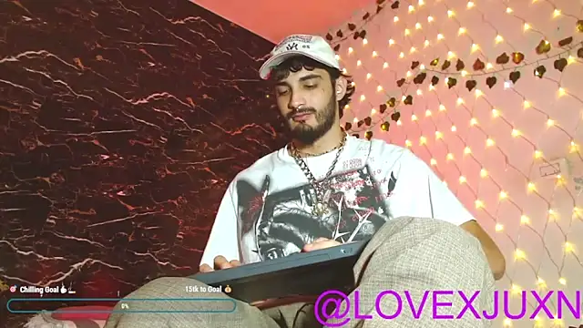 Snapshot of LovexJuxn8 chatting on May 5, 2026, 1:24 am LovexJuxn8 online show from May 5, 2026, 1:24 am