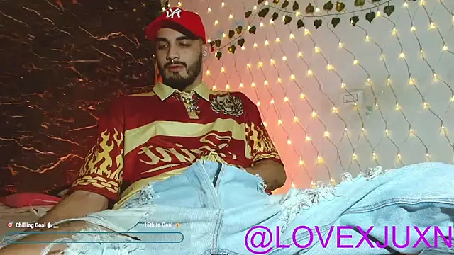 Snapshot of LovexJuxn8 chatting on May 20, 2026, 10:16 pm LovexJuxn8 online show from May 20, 2026, 10:16 pm