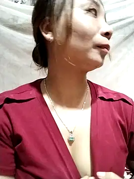 cute-shine online show from April 21, 2026, 12:23 am