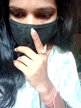 Snapshot of Desi_Couple_P chatting on April 29, 2026, 1:43 am Desi Couple P online show from April 29, 2026, 1:43 am