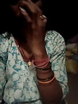 Snapshot of Desi_Couple_P chatting on May 5, 2026, 4:37 pm Desi Couple P online show from May 5, 2026, 4:37 pm