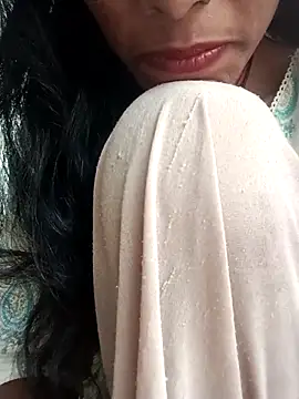 Snapshot of Desi_Couple_P chatting on May 7, 2026, 12:49 am Desi Couple P online show from May 7, 2026, 12:49 am