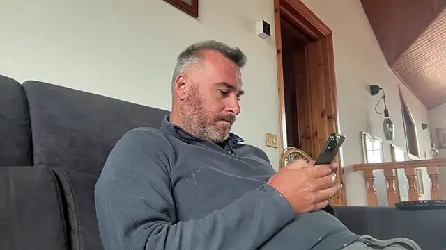 marcovik1 online show from April 22, 2026, 10:28 am