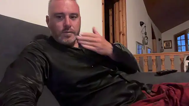 Snapshot of marcovik1 chatting on May 13, 2026, 6:49 pm marcovik1 online show from May 13, 2026, 6:49 pm