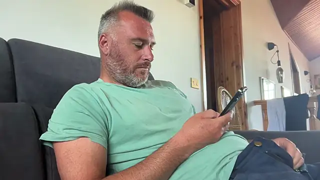 Snapshot of marcovik1 chatting on May 21, 2026, 10:22 am marcovik1 online show from May 21, 2026, 10:22 am