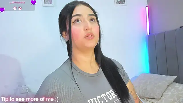 Snapshot of Curvy_sweet chatting on March 15, 2026, 9:37 am Curvy sweet online show from March 15, 2026, 9:37 am