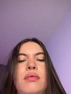 alyabelova online show from April 4, 2026, 4:44 am