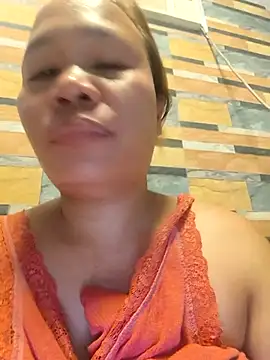 squirtshantal online show from October 18, 2025, 5:21 am