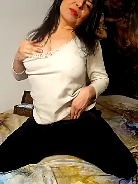Snapshot of MadamBell chatting on March 14, 2026, 3:17 pm MadamBell online show from March 14, 2026, 3:17 pm