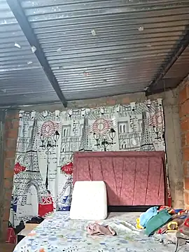 Juli Powl online show from April 18, 2026, 11:14 am