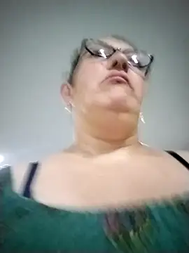  Saraqueen online show from March 22, 2026, 8:45 pm