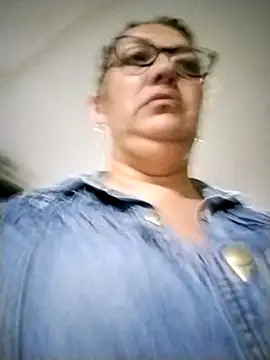  Saraqueen online show from March 26, 2026, 2:17 am