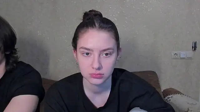 love lina muuur online show from February 23, 2026, 3:31 pm