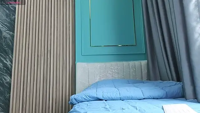 Alittleasaingirl online show from April 18, 2026, 5:00 am