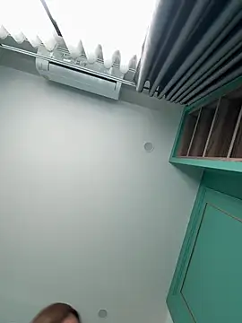 Alittleasaingirl online show from April 21, 2026, 6:41 am