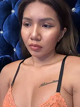 Alittleasaingirl online show from April 23, 2026, 12:29 pm