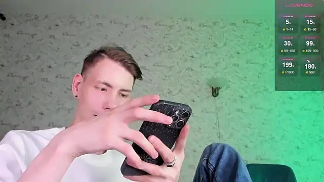 Snapshot of Erick_Wilson chatting on February 28, 2026, 5:25 pm Erick Wilson online show from February 28, 2026, 5:25 pm