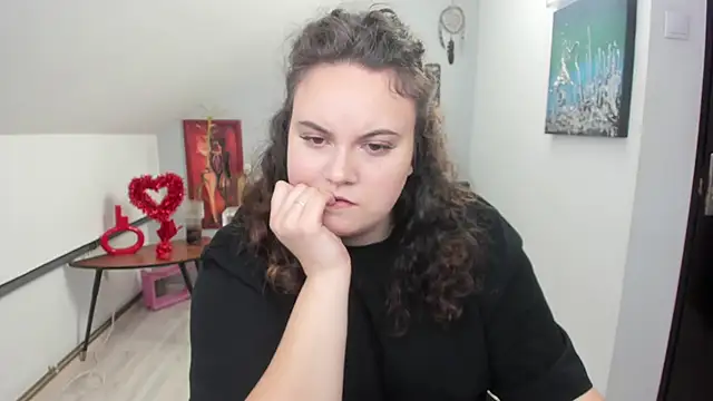 ElviraJoness online show from February 16, 2026, 12:12 pm