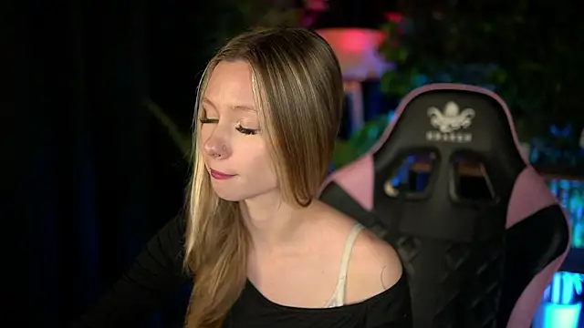 SweetDaisy me online show from February 25, 2026, 3:10 pm