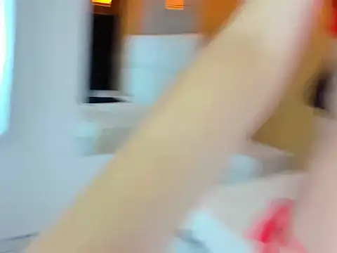 LolaWhite online show from April 19, 2026, 4:34 am