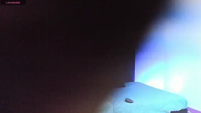 Ale cuzz online show from April 22, 2026, 3:24 pm