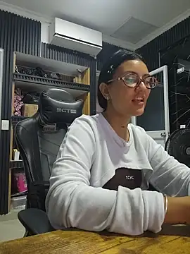 Roma xxx online show from April 21, 2026, 10:12 pm