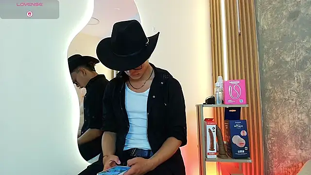 Dark Nico online show from April 19, 2026, 4:01 am