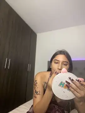 ImEmily   online show from April 25, 2026, 11:35 pm