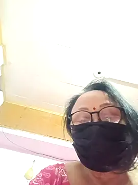 Hot-Mou11 online show from March 5, 2026, 1:07 pm