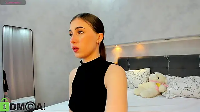 Snapshot of Emily_Lews chatting on March 3, 2026, 1:01 am Emily Lews online show from March 3, 2026, 1:01 am