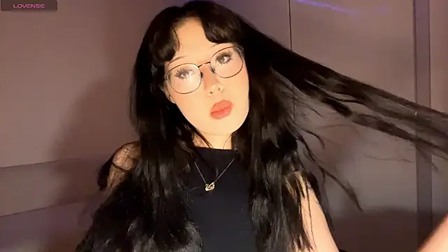 KateGlowee online show from February 24, 2026, 1:42 pm