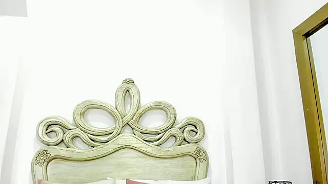 pinkmoon30 online show from April 23, 2026, 12:29 pm